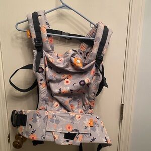 Tula Floral Carrier - Gray and Orange